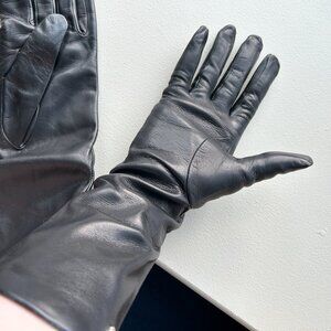 Bruno Magli Leather gloves with 100% cashmere lining